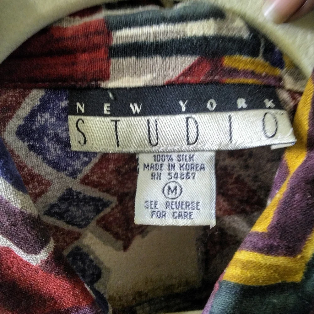 Vintage New York Studio Sleeveless Silk Button Up Top Size Medium Good Used Con